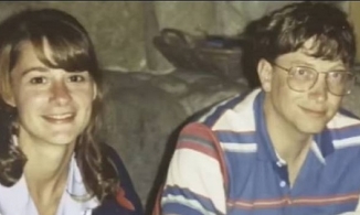 Bạn lâu năm tiết lộ Bill Gates là 'playboy', thích tiệc tùng không mặc gì 