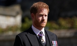 Harry gọi Hoàng gia là 'sở thú', nhận là nạn nhân của cách dạy con từ cha