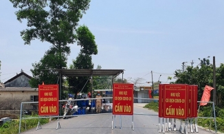 Nhóm người 'vượt rào' phong tỏa để bắt ghen ở Huế bị phạt 46 triệu đồng