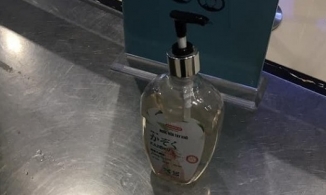 Sân bay Nội Bài nói gì khi có khách tố dung dịch sát khuẩn là nước lã?