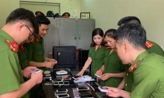 Vụ diễn viên Về Nhà Đi Con lộ clip: Khi nào công an được thu giữ, kiểm tra điện thoại dân?