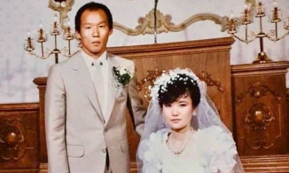 Dân tình lan truyền ảnh cưới hiếm của HLV Park Hang Seo và vợ 34 năm trước