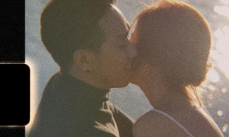 Anh Đức khoe ảnh tình tứ mừng sinh nhật bạn gái nhưng vẫn quyết giấu mặt