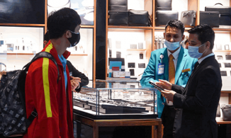 Màn tư vấn Quang Hải mua hàng của Công Phượng: 'Mình là người có tiền mà' 