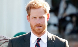 Hoàng tử Harry đang về Anh để kịp ngày khánh thành tượng mẹ