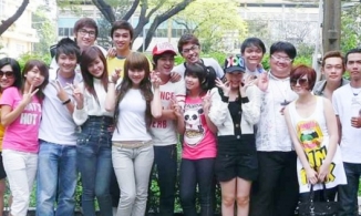 Bạn nhận ra bao nhiêu idol showbiz Việt trong bức ảnh này?