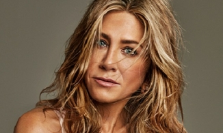 Phủ nhận tái hợp Brad Pitt, Jennifer Aniston muốn yêu chứ không thích cưới