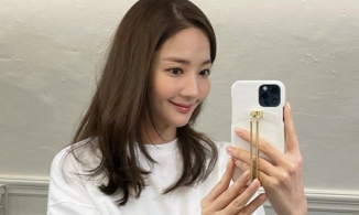 Park Min Young chụp selfie không app, nhan sắc thế nào mà hút triệu like?