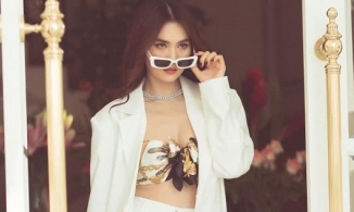 Vừa dọn về biệt thự ở cùng Vũ Khắc Tiệp, Ngọc Trinh liền lên đồ khoe dáng 