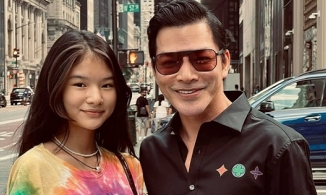 Con gái 13 tuổi của Trương Ngọc Ánh lại nổi bần bật giữa đường phố New York