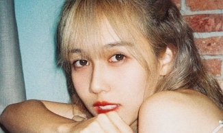 Hậu Hoàng ăn mặc quyến rũ mừng sinh nhật tuổi 26, ai yêu rồi cũng khác?