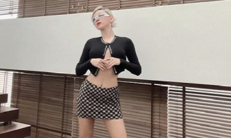 Tóc Tiên bắt trend diện mốt áo cài một cúc 