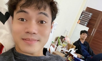 Văn Toàn lại đăng ảnh 'giường chiếu' với trai đã có vợ Công Phượng