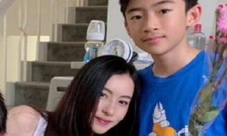 Trương Bá Chi được khen ứng xử tinh tế khi phát hiện con trai lớn dẫn bạn gái vào phòng riêng