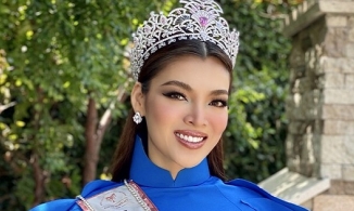 Hoa hậu chuyển giới Trân Đài duyên dáng trong tà áo dài Việt trên đất Mỹ