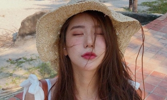 Nữ idol xứ Hàn công khai lưỡng tính, tung ảnh tình tứ lên luôn top Naver