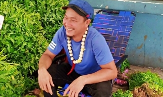 Anh bán rau Minh Râu nhận tick xanh Facebook khi trở thành hiện tượng MXH