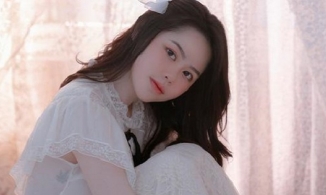 Vừa gia nhập VTV, tình cũ Quang Hải bị soi cằm nhọn mũi cao khác thường