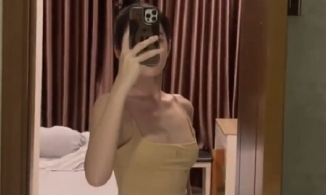 Cẩm Đan giờ bạo lắm rồi, toàn lên đồ hở trên bó dưới bảo sao Đức Huy mê mệt