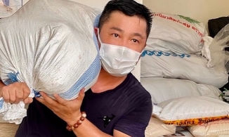 Lý Hùng góp 30 tấn gạo cho người nghèo