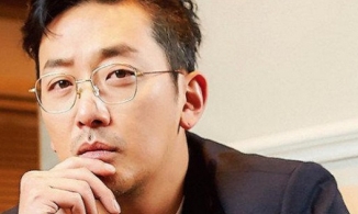 'Ông hoàng phòng vé' Ha Jung Woo tuyên bố dứt khoát khi cha ruột vướng bê bối tình ái