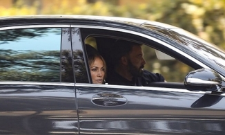 Ben Affleck lại chở Jennifer Lopez đi xem nhà, ngày cưới cận kề?