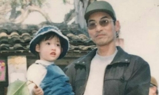 Lương Thùy Linh đăng ảnh chụp cùng bố, dân mạng 'dán mắt' vào phụ huynh