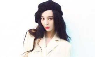 Hết thời, Phạm Băng Băng giờ đi sự kiện chỉ chụp ảnh bằng điện thoại?