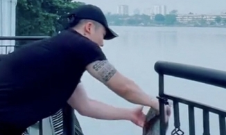 Thả cá phóng sinh, Vũ Khắc Tiệp bị dân mạng phản ứng gắt