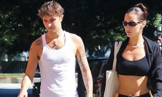 Chỉ đi dạo phố, 2 chị em Bella Hadid cũng khiến MXH xôn xao