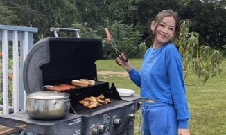 Hậu tin đồn sang Mỹ sinh con cho thiếu gia, Chi Pu có động thái chuẩn 'phụ nữ đang yêu'