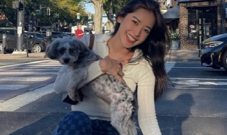 Chi Pu xinh xắn, cười tươi hạnh phúc trên đất Mỹ, để lộ người đồng hành?