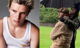 Vợ chồng Beckham tình tứ như chốn không người khi đi cổ vũ con trai đá bóng