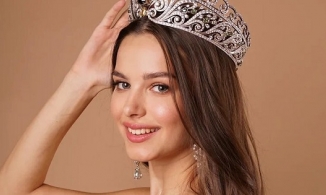 Vẻ đẹp tựa thiên thần của nữ sinh 19 tuổi đăng quang Hoa hậu Trái đất Nga