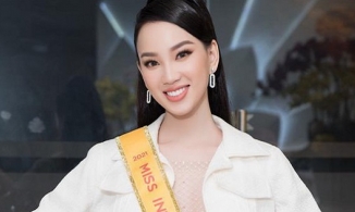 Người đẹp Ái Nhi bị hải quan Ai Cập thu giữ hành lý vì nghi ngờ buôn lậu