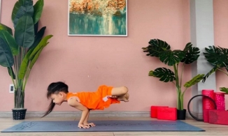 Con trai Ốc Thanh Vân mới 6 tuổi đã tập yoga như một master chính hiệu