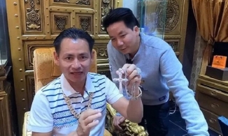 Tỷ phú kim cương Johnny Đặng lên tiếng vụ cạch mặt Khoa Pug vì 'không hài lòng cách cư xử'