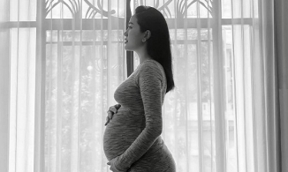 Bảo Thy lần đầu khoe ảnh bầu 35 tuần do chính tay ông xã đại gia chụp