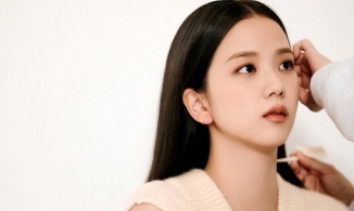 Jisoo (BLACKPINK) cực xinh, lộ cơ bụng số 11 trong ảnh hậu trường chụp tạp chí với Jung Hae In