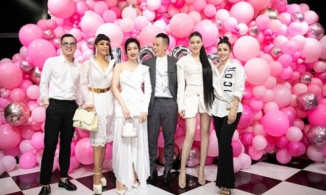 Tiệc sinh nhật xa hoa của 'ông trùm chân dài' Vũ Khắc Tiệp: Toàn siêu xe, siêu mẫu, Lệ Quyên góp mặt