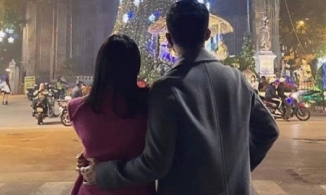 Lệ Quyên không xa tình trẻ được một ngày, bay show cũng phải đưa đi theo