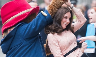 Công nương Kate nhảy nhót giữa đường phố Anh nhưng lý do đặc biệt
