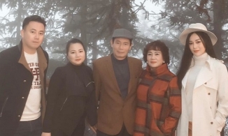 Phương Oanh tung ảnh gia đình 'cực phẩm', nhan sắc mẹ nữ diễn viên lấn át luôn con gái