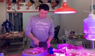 Thanh niên tốt nghiệp ĐH bằng đỏ bỏ việc về bán thịt lợn, 3 ngày lãi bằng cả tháng lương công chức