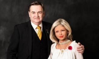 Người đàn ông Australia đem lòng yêu robot, muốn kết hôn vì không thể sống thiếu