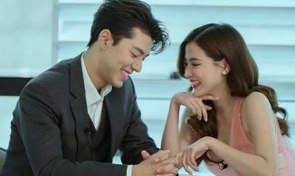 Nhìn cặp đôi 'Yêu nhầm bạn thân' tình tứ trên thảm đỏ, mẹ Nine Naphat nói: 'Tán Fern đi con'