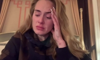 'Họa mi nước Anh' Adele khóc nức nở khi phải hủy show vào phút chót