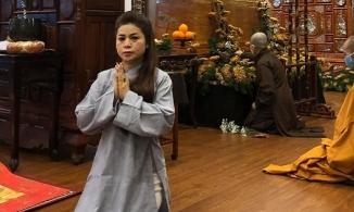 Bà Lê Hoàng Diệp Thảo bay ra Huế dự tâm tang Thiền sư Thích Nhất Hạnh