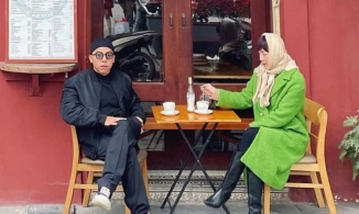 Về Hà Nội ăn Tết, vợ chồng Tóc Tiên - Touliver 'khóc ròng' khi bước lên cân