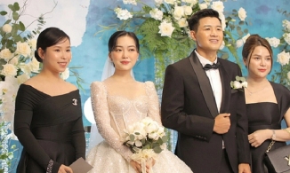 Bà xã Công Phượng tăng cân khó nhận ra tại đám cưới cầu thủ Hà Đức Chinh